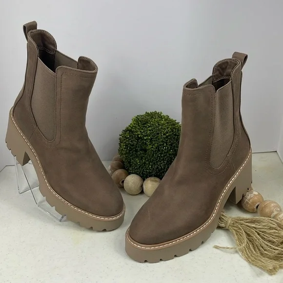 Dolce VitaHawk H2O Waterproof Chelsea Boot Sz 7.5 Color/Mushroom